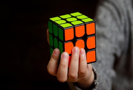 OpenAI, el autómata que el solo ha conseguido hacer un cubo de Rubik
